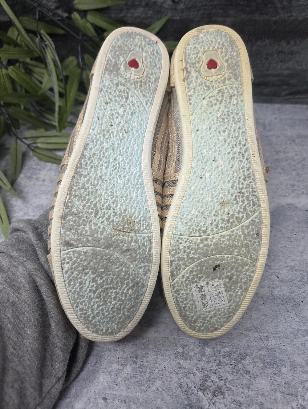 Bobs Skechers Champagne Mesh Slip-on Shoes Sneakers Size 9